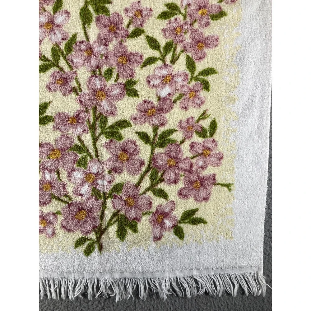 Vintage Cannon Bath‎ Towel White Purple Yellow Floral Fringed 38x21 Inches